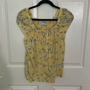 Old Navy short sleeve top. Size‎ S